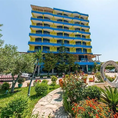 Bahamas 4* Sarandë