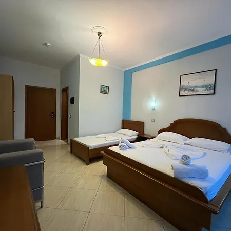 ホテル Bahamas Sarandë