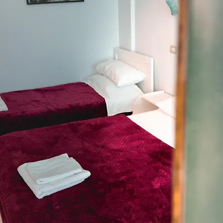 ホテル Bahamas Sarandë