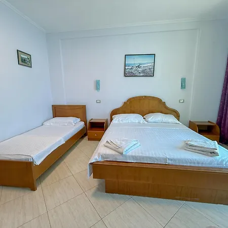 Bahamas 4* Saranda