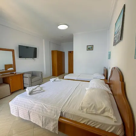 Bahamas 4* Saranda