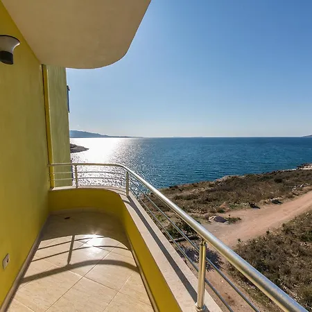 Bahamas 4* Saranda