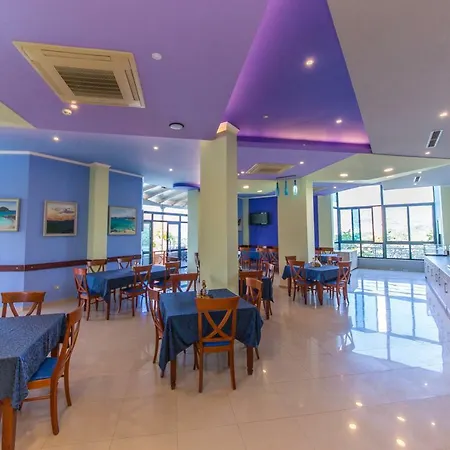 Bahamas 4* Sarandë