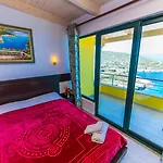 Bahamas Sarandë