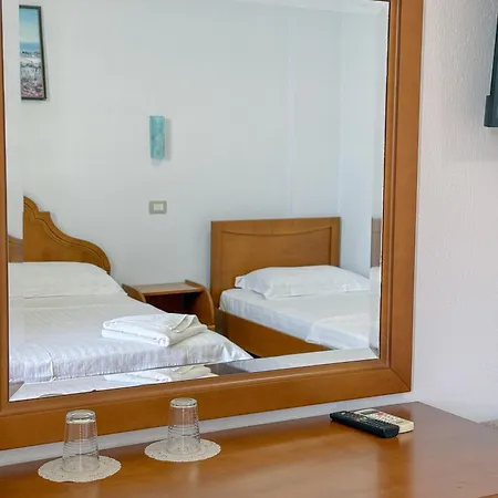 Hotel Bahamas Saranda