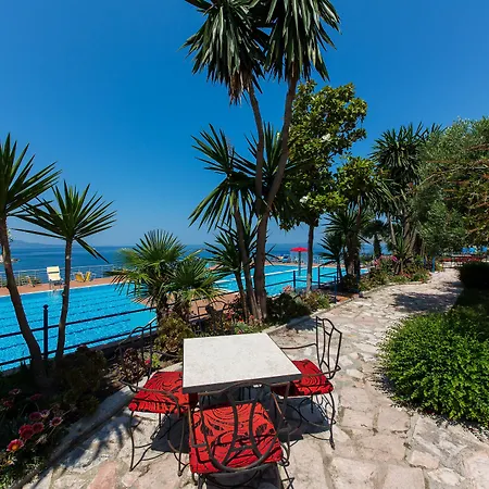 Hotel Bahamas 4*