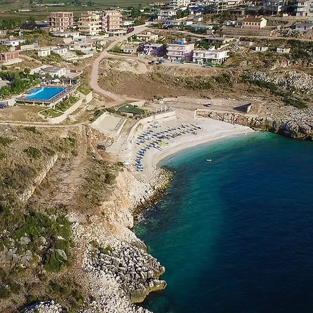 Bahamas 4* Saranda