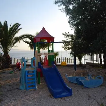 Bahamas Hotel Sarandë