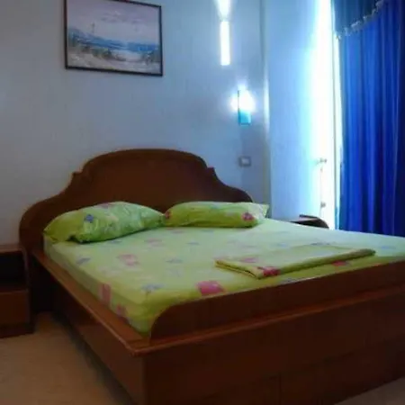 Bahamas Hotel Sarande