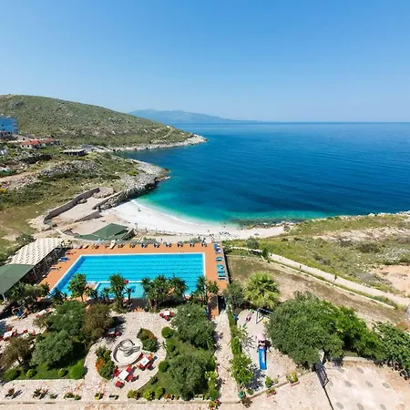 巴哈马斯酒店 4* Sarandë