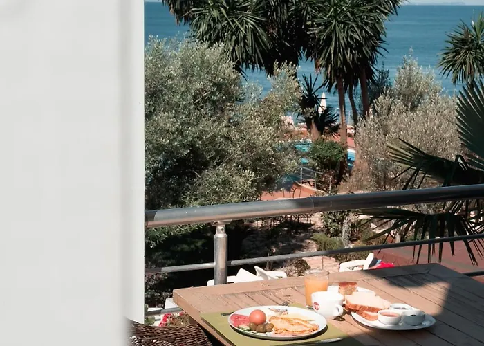 Bahamas 4* Saranda