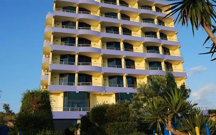Bahamas Otel